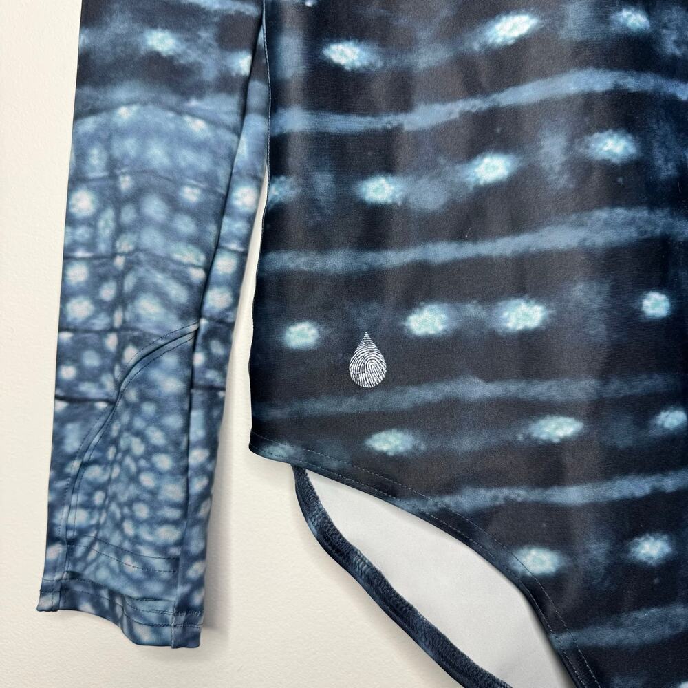 NWT Waterlust Whale Shark Rashguard Sun Suit in size Large - Picture 6 of 11